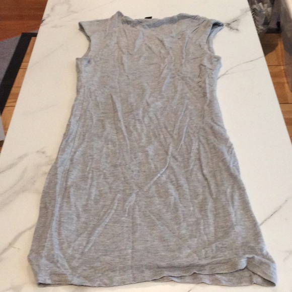 Forever 21 gray scoop neck midi sleeveless fitted dress.Small. - Picture 3 of 3